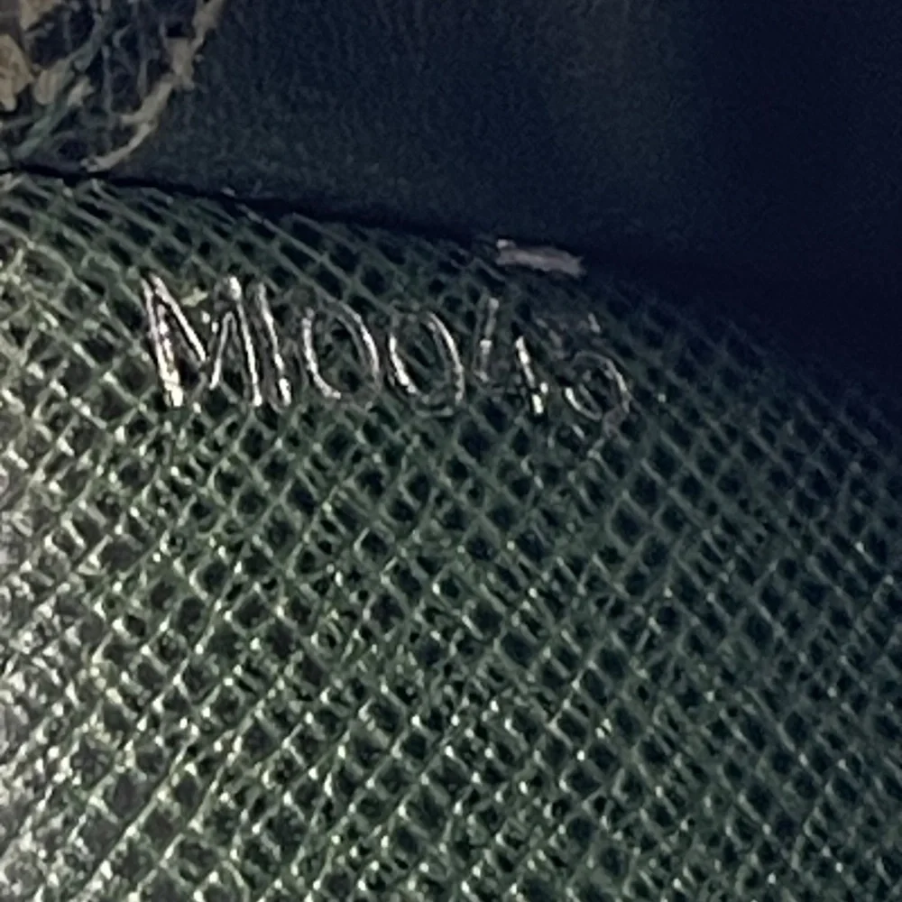 Louis Vuitton Green Taiga Leather Long Wallet/Card Holder - Preowned